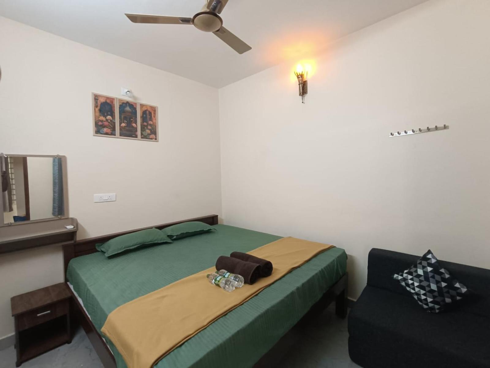 Omkara - The Fives Guest House Tiruvannāmalai Εξωτερικό φωτογραφία